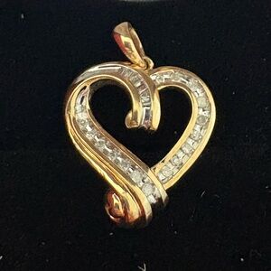 💛 💎 Vintage 10K Yellow Gold Heart Shaped Pendant with 1/2 CTW in Diamonds